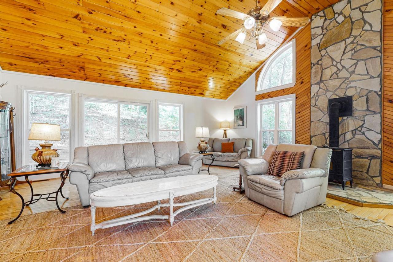 Doe Heights Chalet Batesville Exterior photo